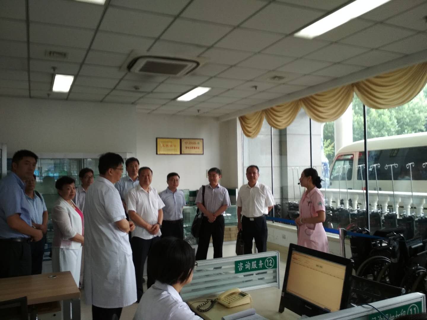山东省政协委员参观病员服务中心